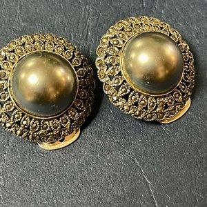 Vtg 925 silver Marcasite filigree blue gray clip on earrings in very good cond.